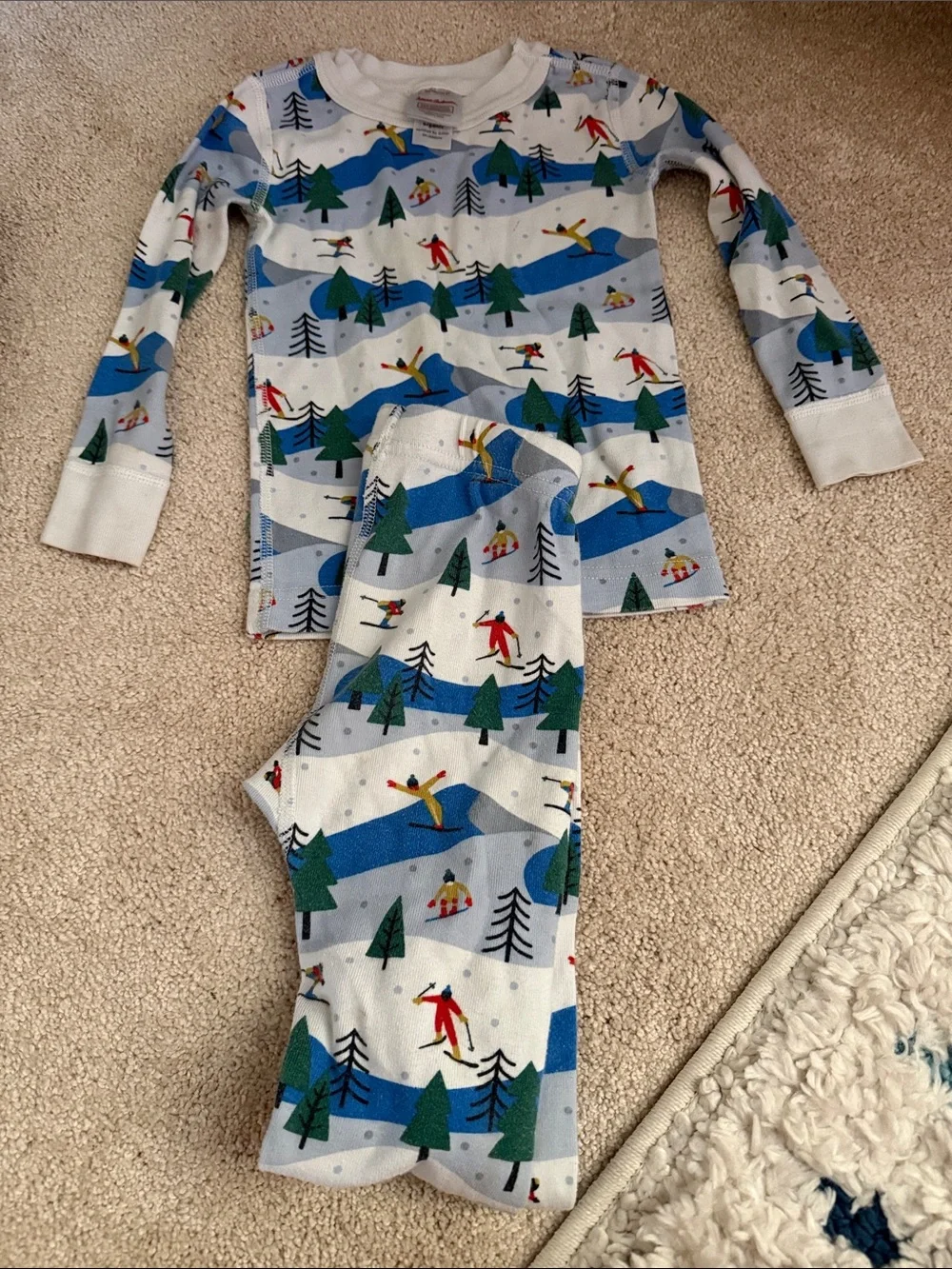 Hanna Andersson Kids Winter Ski Print Pajama Set - White & Blue 3T